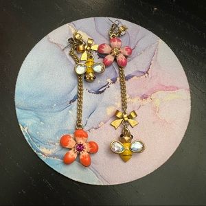 Betsey Johnson bee & flower earrings